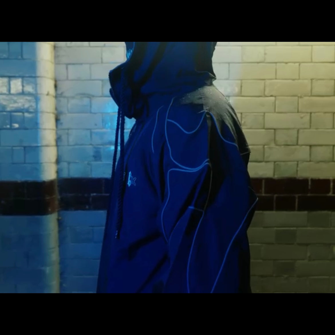 36 WINDBREAKER [BLACK]